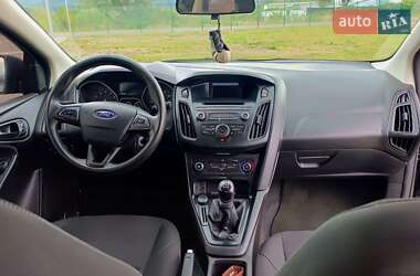 Седан Ford Focus 2015 в 