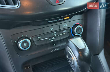 Седан Ford Focus 2016 в 