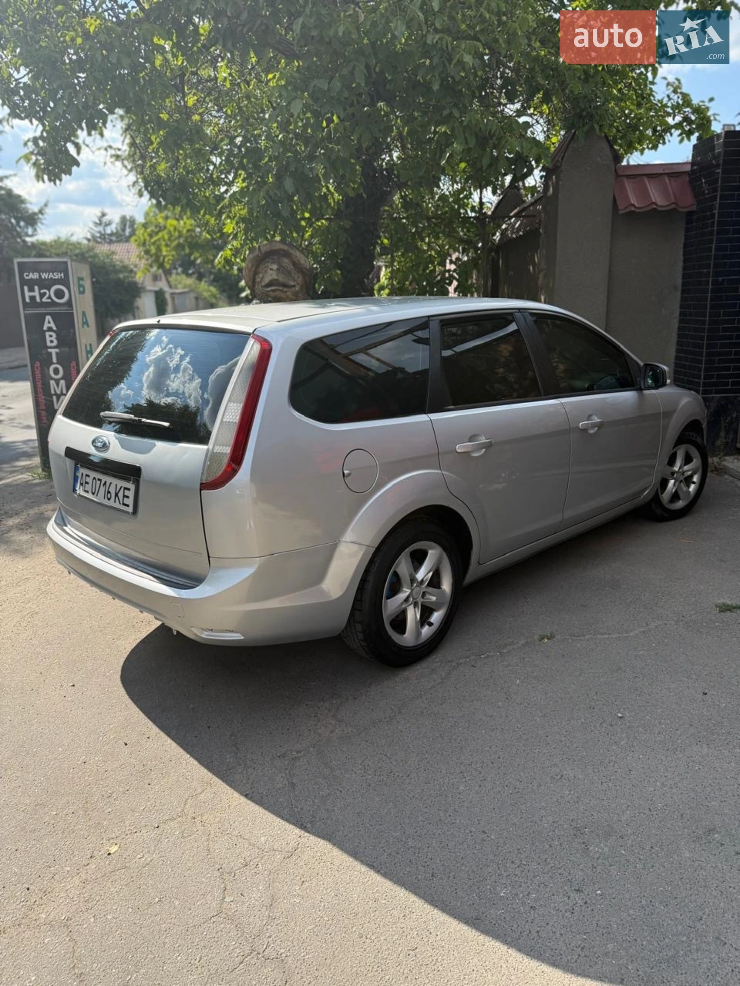 2010 Ford Focus - мініатюра 2