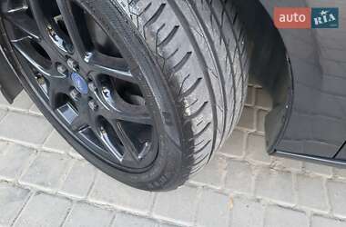 Седан Ford Focus 2016 в 