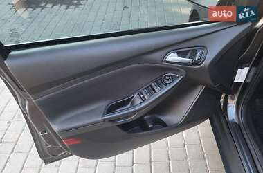 Седан Ford Focus 2016 в 