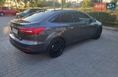 Седан Ford Focus 2016 в 