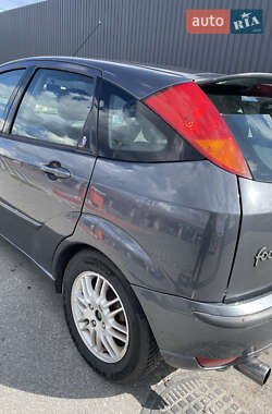Хэтчбек Ford Focus 2003 в 