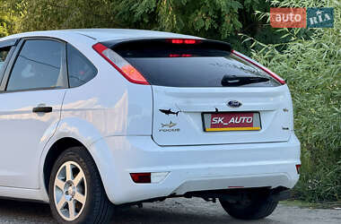 Хэтчбек Ford Focus 2011 в 