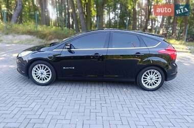 Хэтчбек Ford Focus 2014 в 