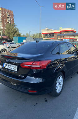 Седан Ford Focus 2015 в 