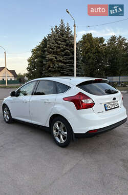 Хэтчбек Ford Focus 2013 в 