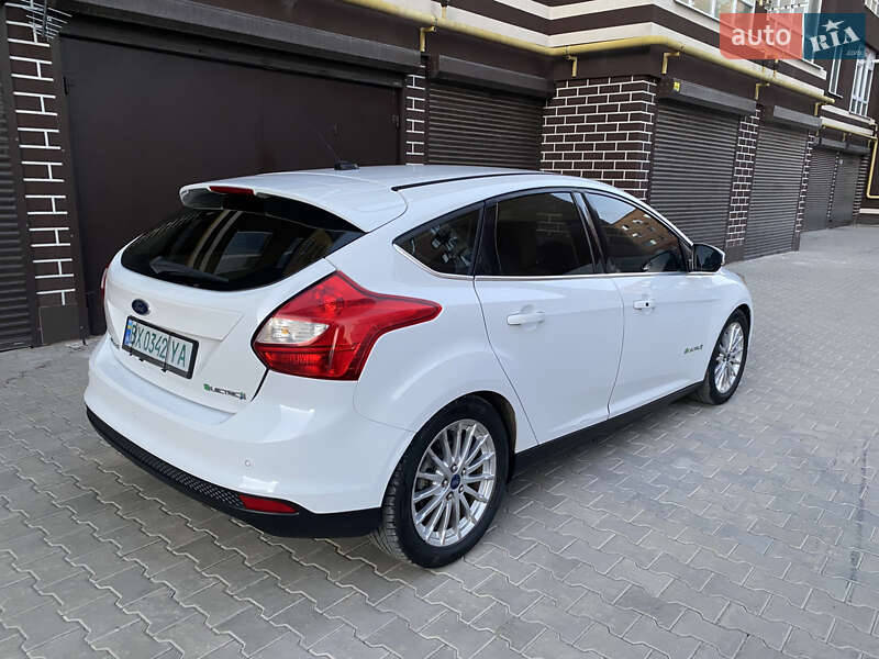 Хэтчбек Ford Focus 2014 в Хмельницком