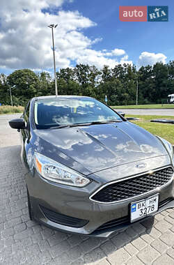 Седан Ford Focus 2016 в 