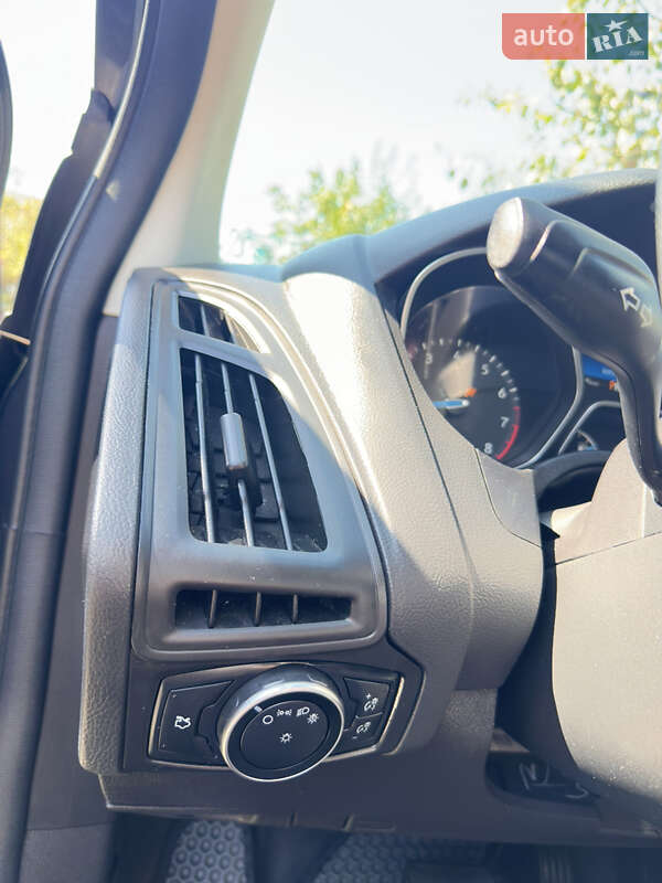 Седан Ford Focus 2016 в Радивилове фото 37 Седан Ford Focus 2016 в Радивилове