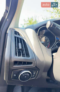 Седан Ford Focus 2016 в 