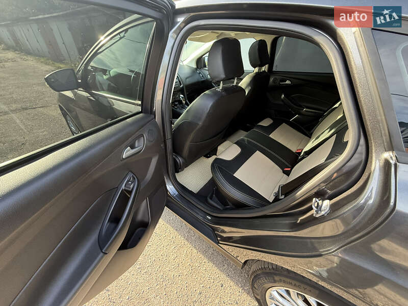 Хэтчбек Ford Focus 2015 в Харькове