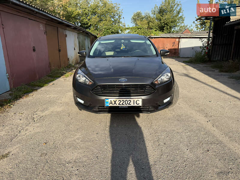 Хэтчбек Ford Focus 2015 в Харькове