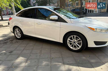 Седан Ford Focus 2015 в 