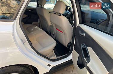 Седан Ford Focus 2015 в 