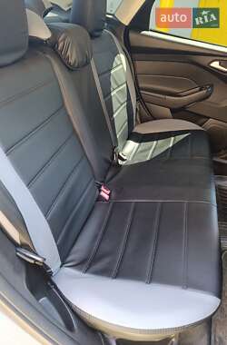 Седан Ford Focus 2015 в 