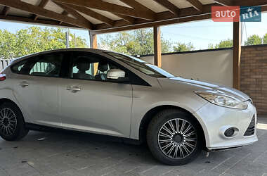 Хэтчбек Ford Focus 2013 в 