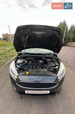 Седан Ford Focus 2015 в 