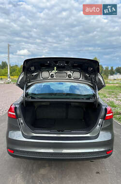 Седан Ford Focus 2015 в 