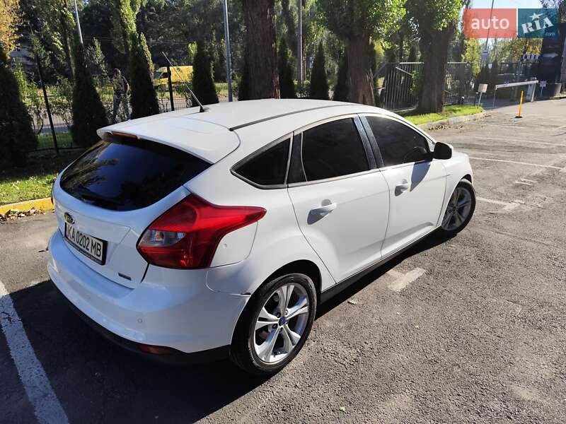 Хэтчбек Ford Focus 2014 в Киеве