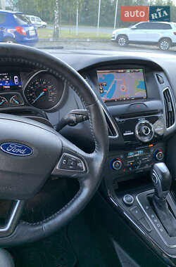 Седан Ford Focus 2015 в 