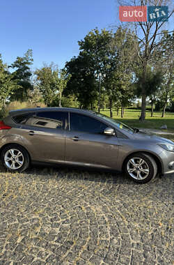 Хэтчбек Ford Focus 2014 в 