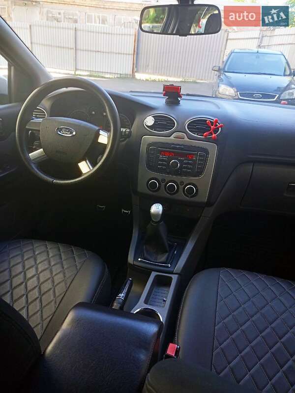 Хэтчбек Ford Focus 2011 в Киеве