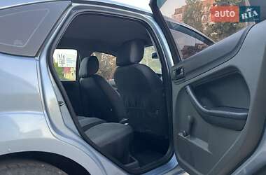 Хэтчбек Ford Focus 2005 в 