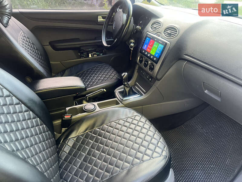 Хэтчбек Ford Focus 2005 в Андрушевке