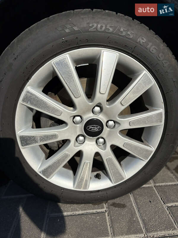 Хэтчбек Ford Focus 2008 в Черкассах