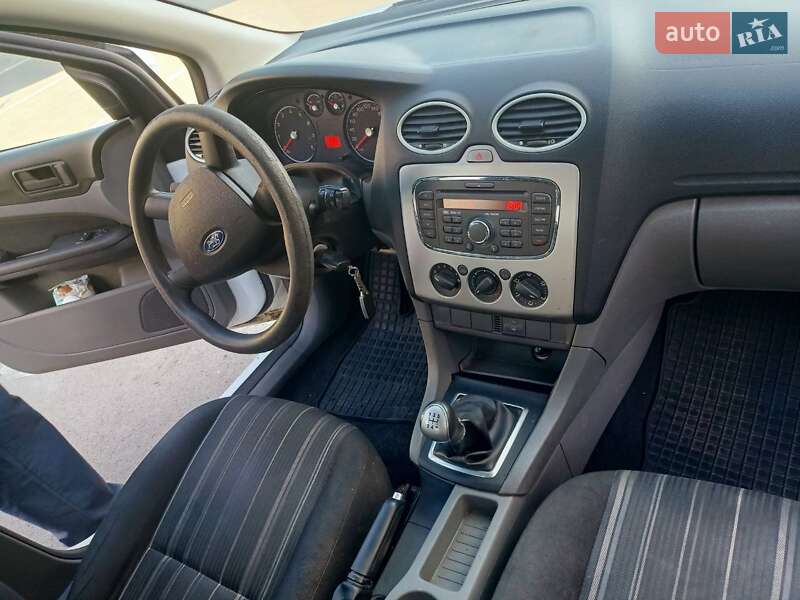 Хэтчбек Ford Focus 2011 в Киеве