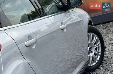 Хэтчбек Ford Focus 2011 в 