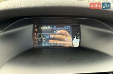 Хэтчбек Ford Focus 2011 в 