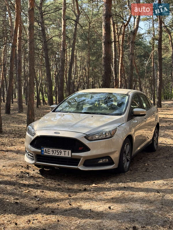 Седан Ford Focus 2017 в Днепре
