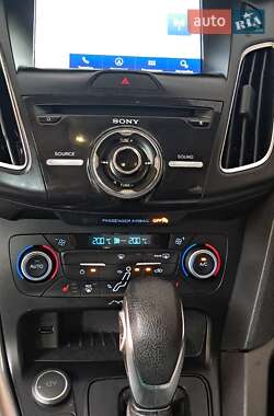 Седан Ford Focus 2017 в 