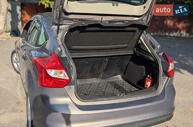 Хэтчбек Ford Focus 2013 в 