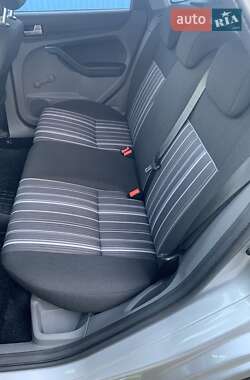 Хэтчбек Ford Focus 2009 в 