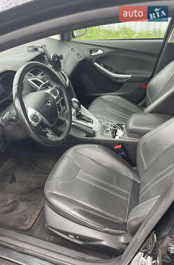 Хэтчбек Ford Focus 2013 в 