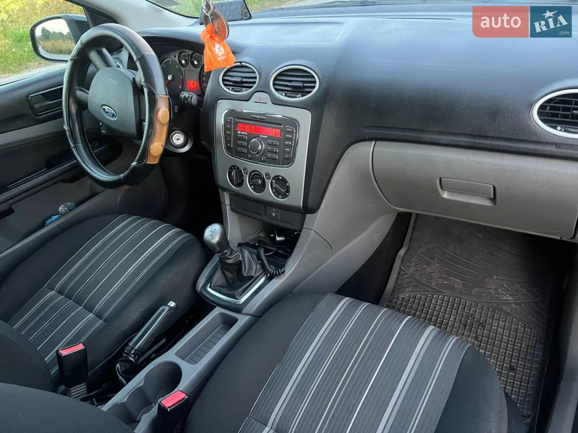 2010 Ford Focus - мініатюра 9