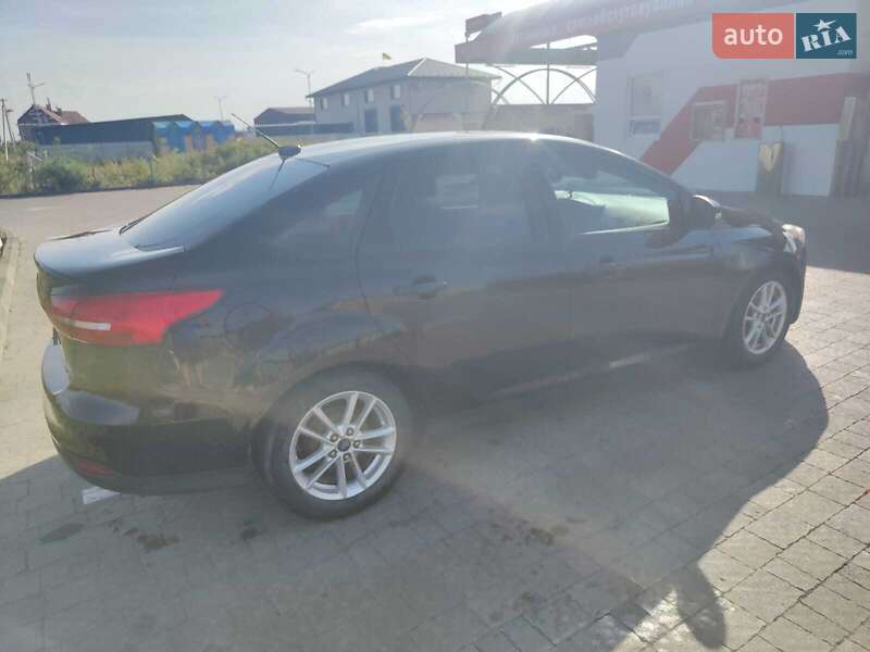 Седан Ford Focus 2015 в Ужгороде