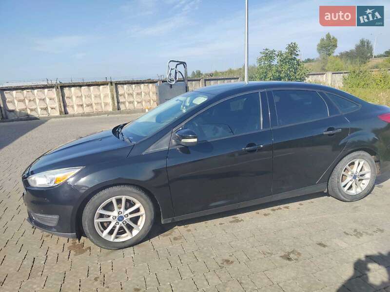 Седан Ford Focus 2015 в Ужгороде