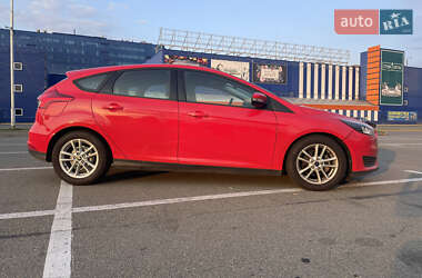 Хэтчбек Ford Focus 2015 в 