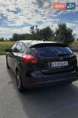 Хэтчбек Ford Focus 2015 в 