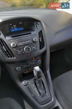 Хэтчбек Ford Focus 2015 в 