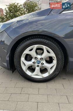 Универсал Ford Focus 2012 в 