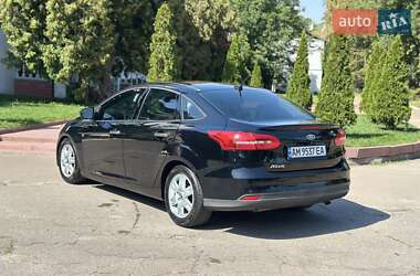 Седан Ford Focus 2015 в 