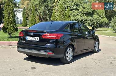Седан Ford Focus 2015 в 