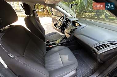 Седан Ford Focus 2015 в 
