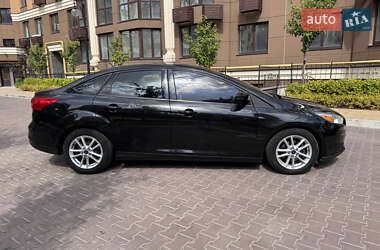 Седан Ford Focus 2015 в 