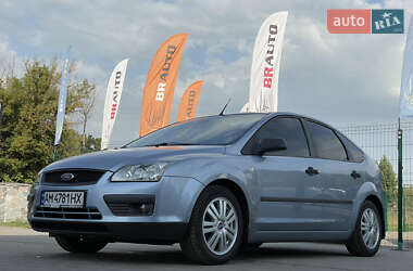 Хэтчбек Ford Focus 2005 в 